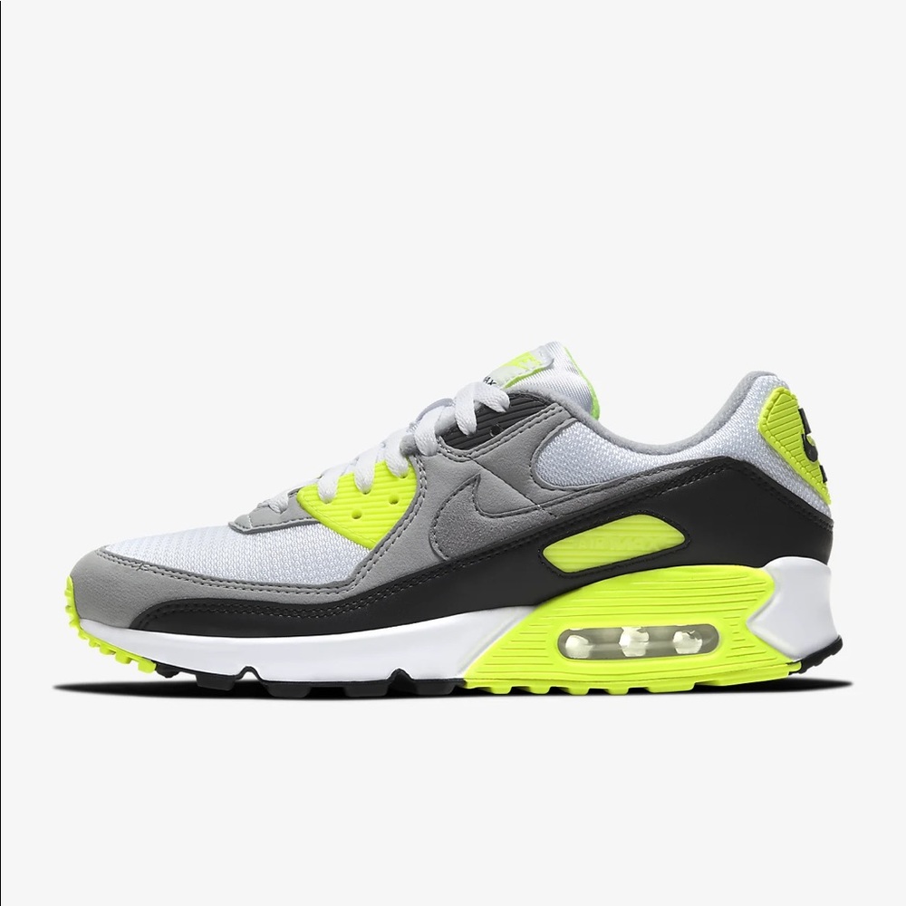 NWOT Nike Air Max 90